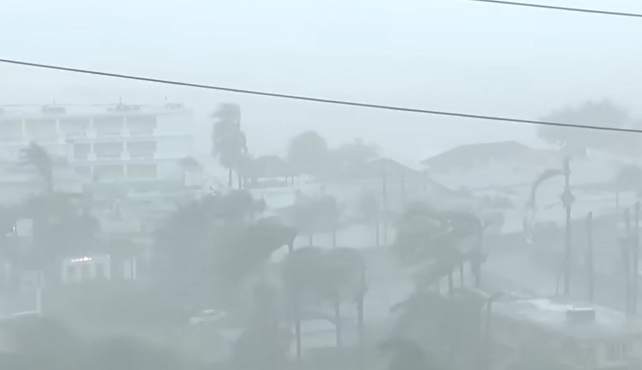 Πώς σχηματίζονται οι τυφώνες, πού χτυπούν και πόσο γιγαντώνονται με την κλιματική αλλαγή