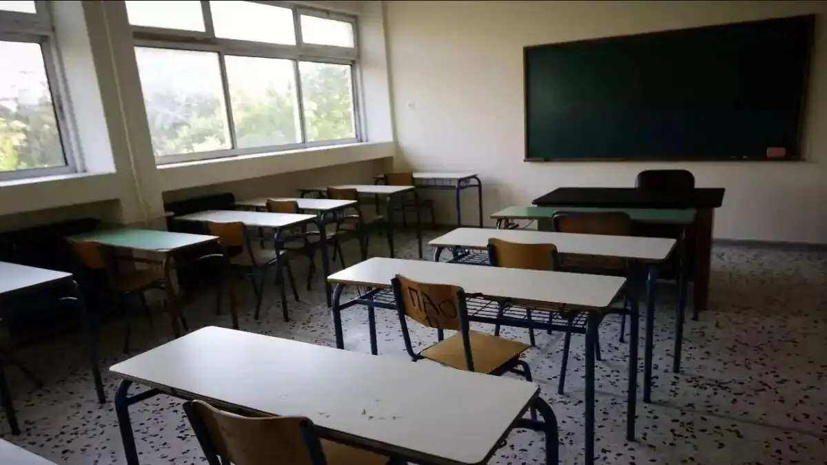 Πατέρας εξύβρισε δασκάλα σε σχολείο της Ρόδου - Καταδικάστηκε σε φυλάκιση 14 μηνών