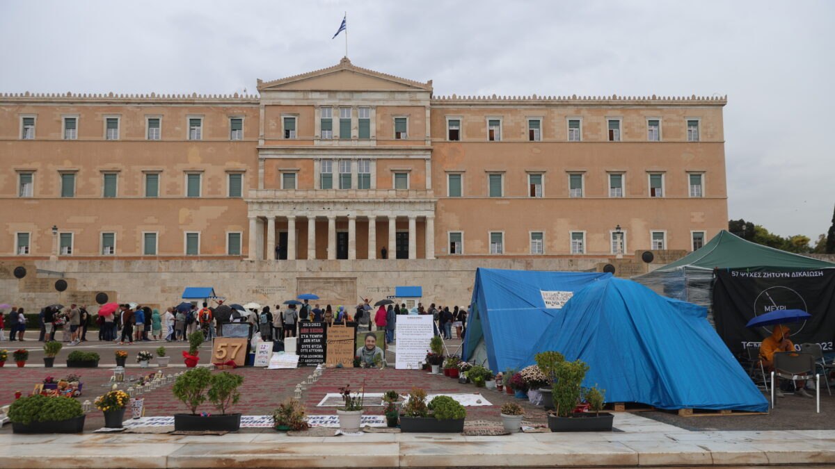 Μητσοτάκης: Στο υπουργείο Εθνικής Άμυνας η προστασία του Αγνώστου Στρατιώτη - Οφείλουμε να διαφυλάξουμε τον χαρακτήρα του μνημείου