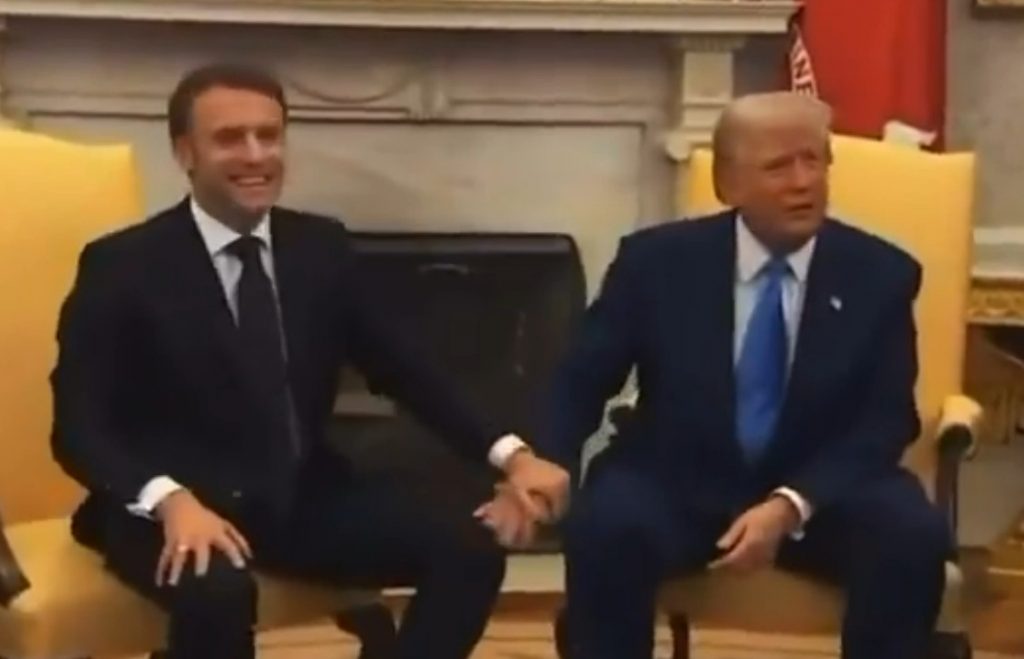 Βullying Τραμπ σε Μακρόν με δασμούς 200% σε κρασιά και σαμπάνιες για να «εκβιάσει» την είσοδο της Γαλλίας στο «Συμβούλιο Ειρήνης»