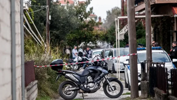 Τρίκαλα: Στο πλευρό του 18χρονου μητροκτόνου ο πατέρας του – Είχαν κακές σχέσεις με τη μητέρα του, λένε συγγενείς