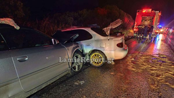Σφοδρή σύγκρουση οχημάτων στην Εύβοια με νεκρό, τραυματίες και εγκλωβισμένους (ΦΩΤΟ)