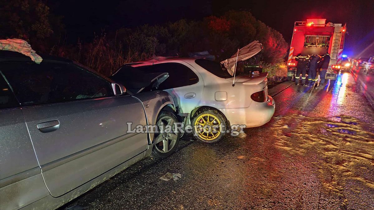 Σφοδρή σύγκρουση οχημάτων στην Εύβοια με νεκρό, τραυματίες και εγκλωβισμένους (ΦΩΤΟ)
