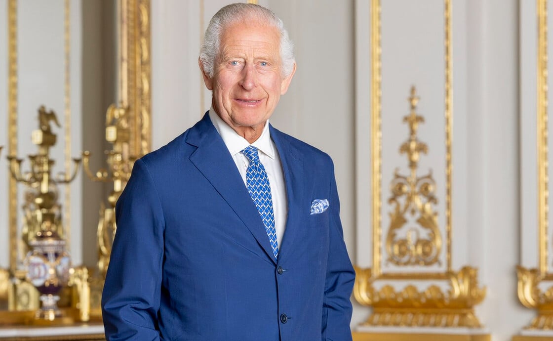 Ο βασιλιάς Κάρολος κράτησε τους τίτλους στις κόρες του Άντριου, Βεατρίκη και Ευγενία – Στον Γουίλιαμ τώρα το μπαλάκι