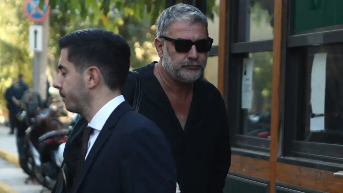 Βασίλης Μπισμπίκης: Συνεχίζεται η δίκη του ηθοποιού, δεν πήρε αναβολή