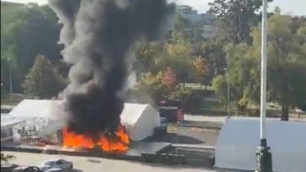 Πυροβολισμοί κοντά στη Βουλή στο Βελιγράδι