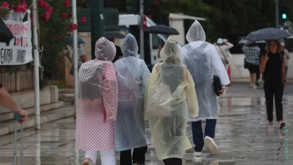 «Χαλάει» ο καιρός τις επόμενες ημέρες: Βροχές, καταιγίδες και νέα βουτιά της θερμοκρασίας – Οι 7 περιοχές που θα επηρεαστούν