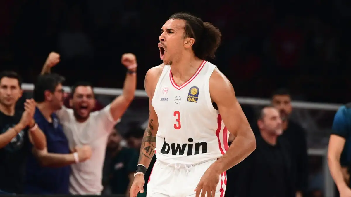 Ολυμπιακός – Παναθηναϊκός 90-86: «Ερυθρόλευκο» το πρώτο ντέρμπι της σεζόν μετά από ματς «θρίλερ» στο ΣΕΦ