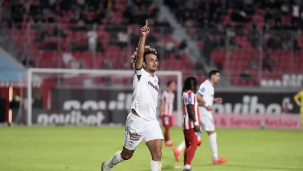 Πανσερραϊκός – ΑΕΛ 0-2: Με Ουάρντα έκαναν «σεφτέ» στη Super League οι «βυσσινί»