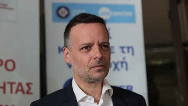 Μνημείο Αγνώστου Στρατιώτη: Προσφεύγει στο δικαστήριο ο Χάρης Δούκας για την ανάθεση της καθαριότητας σε ιδιώτη