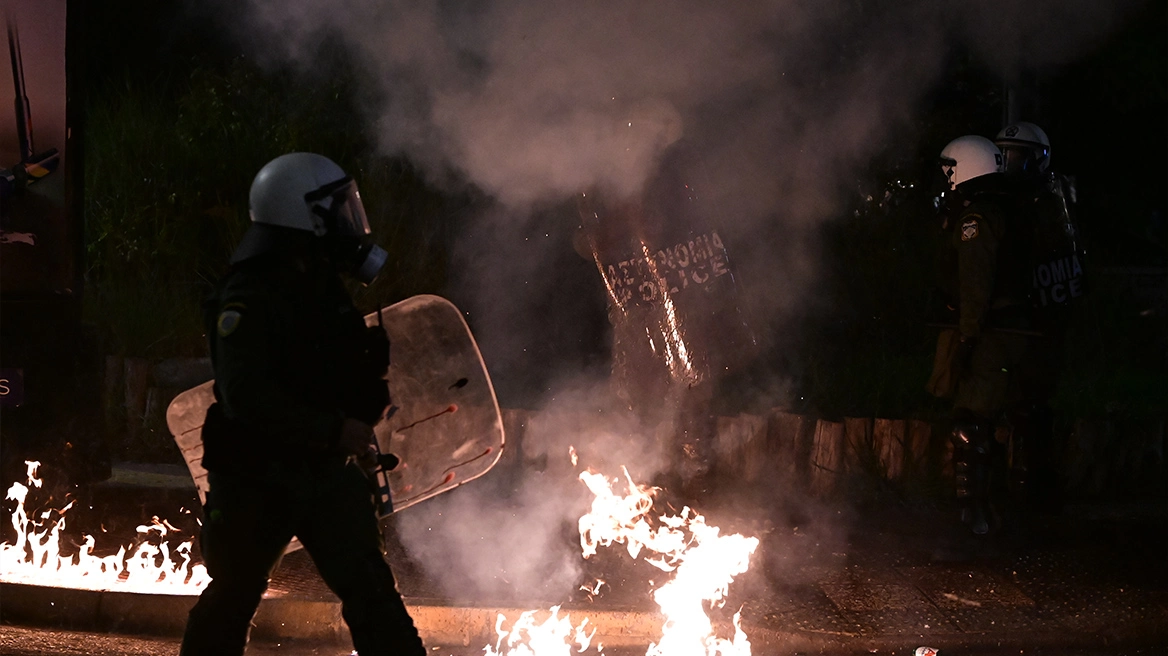 Επεισόδια έξω από την ισραηλινή πρεσβεία στη λήξη της πορείας για τη Γάζα