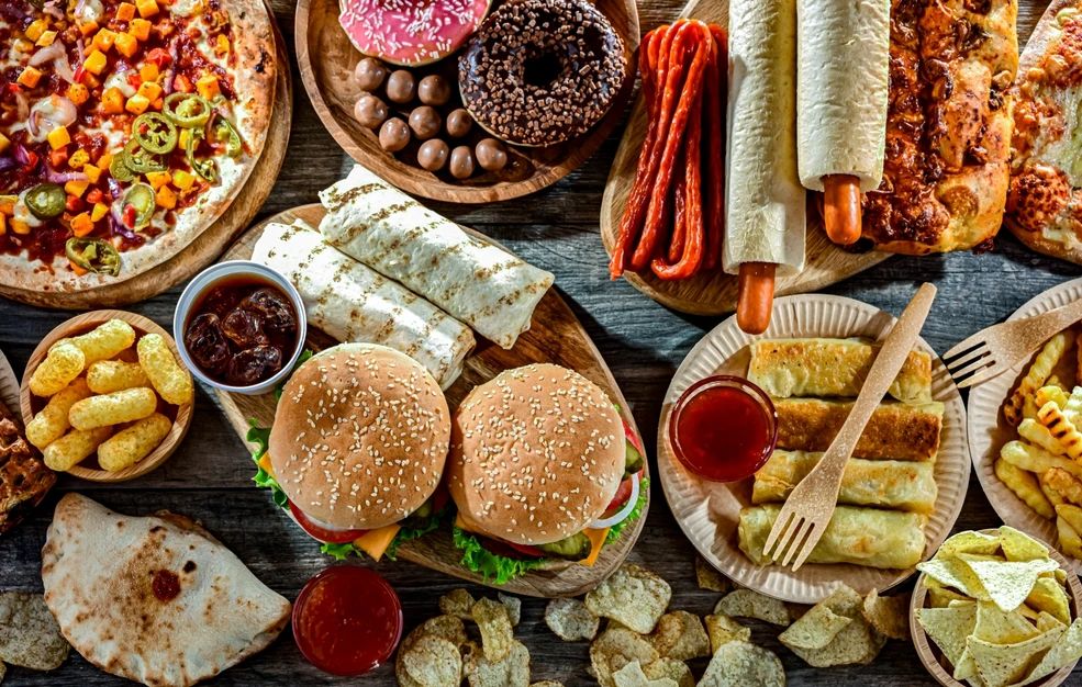 Οι χειρότερες junk τροφές για τον εγκέφαλό σας – Η κατάταξή τους βάσει έρευνας