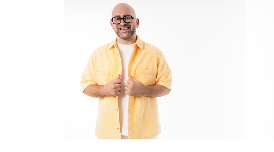 Ο Λαμιώτης Ιωάννης Γλωσσόπουλος παρουσιάζει το νέο του παιδικό βιβλίο «Γίνε Αϊ- Βασίλης»