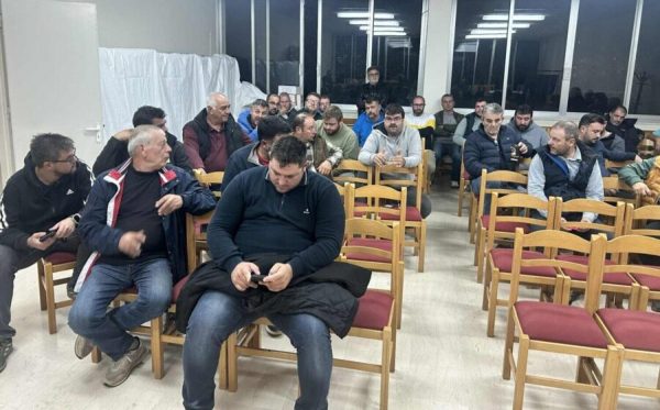 Πανθεσσαλική σύσκεψη αγροτών την Τρίτη στα Φάρσαλα