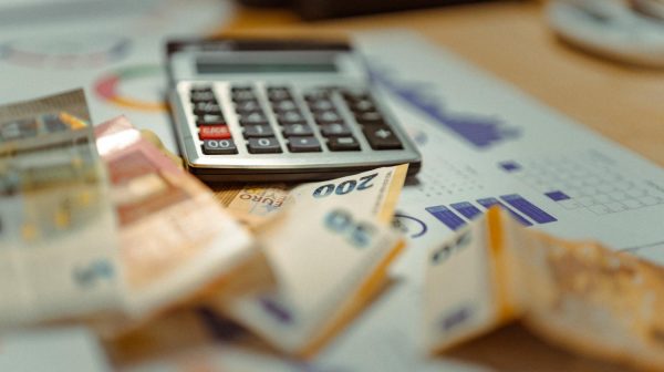 Συντάξεις: Ποιοι δικαιούχοι θα λάβουν αυξήσεις – Ποιοι εξαιρούνται