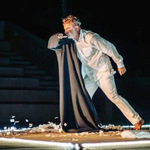 Το 26ο Φεστιβάλ για Σολίστες & Πρωταγωνιστές συνεχίζεται με τη θεατρική παράσταση «Το Όνειρο ενός Γελοίου»