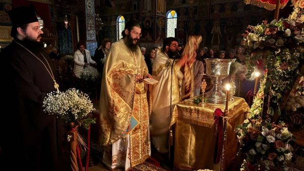 Πλήθος κόσμου στον Άγιο Αθανάσιο για την εικόνα της Παναγίας Αντίνιτσας