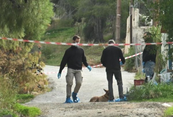 Σαλαμίνα: «Αφού στα έδωσα τα λεφτά, φύγε μην με σκοτώσεις» έλεγε η 75χρονη πριν την δολοφονήσει η 46χρονη νύφη της