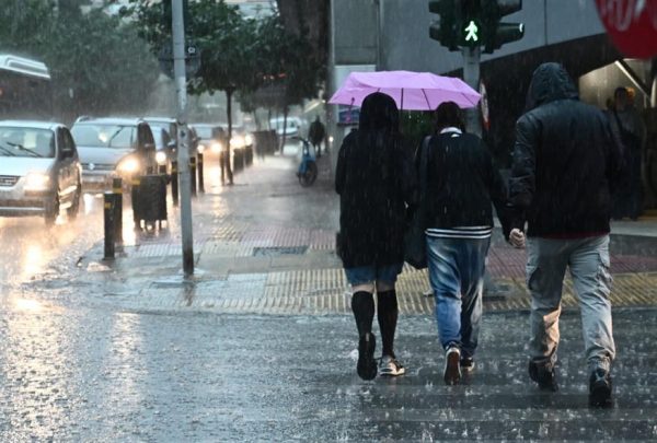 Έκτακτο δελτίο καιρού από την ΕΜΥ: Έρχεται τετραήμερο με δυνατές καταιγίδες και βροχές διαρκείας - Οι περιοχές που θα χτυπήσει η κακοκαιρία