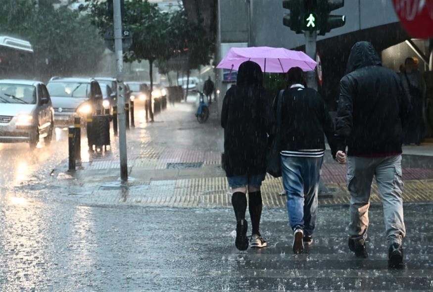 Έκτακτο δελτίο καιρού από την ΕΜΥ: Έρχεται τετραήμερο με δυνατές καταιγίδες και βροχές διαρκείας - Οι περιοχές που θα χτυπήσει η κακοκαιρία