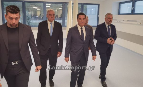 Πως είδε το ΚΚΕ την επίσκεψη Άδωνι στο Νοσοκομείο Λαμίας