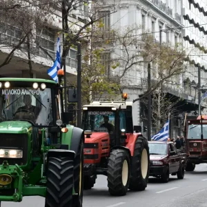Μαξίμου «καλεί» αγρότες: Η προσδοκία για «ραντεβού» πριν τα Χριστούγεννα, το «φάουλ» με τον ΕΛΓΑ και η μεταφορά ΟΠΕΚΕΠΕ στην ΑΑΔΕ