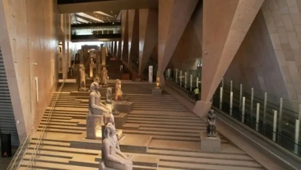 Ο Κυριάκος Μητσοτάκης στα εγκαίνια του Μεγάλου Αιγυπτιακού Μουσείου, μια ανάσα από τις πυραμίδες της Γκίζας