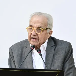 Πέθανε ο Αλέκος Φλαμπουράρης σε ηλικία 87 ετών