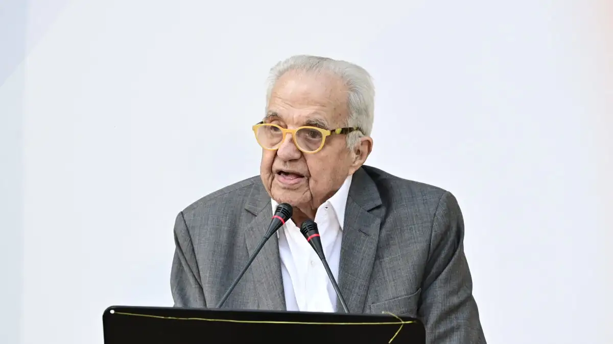 Πέθανε ο Αλέκος Φλαμπουράρης σε ηλικία 87 ετών