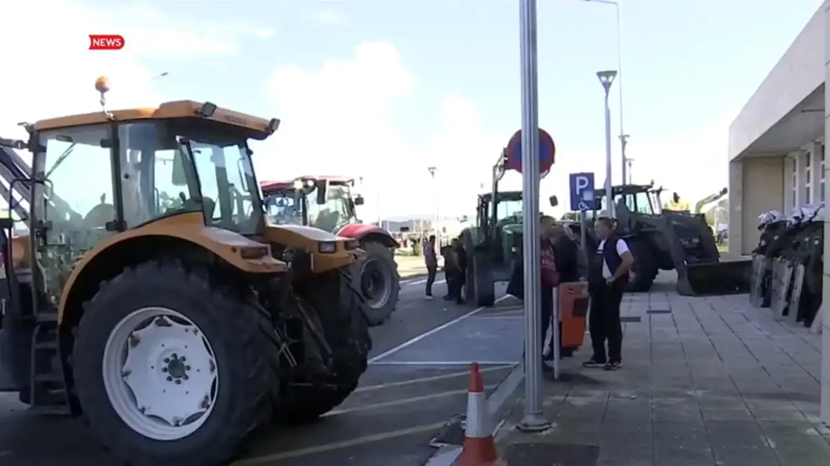 Αλεξανδρούπολη: Ένταση με αγρότες στο αεροδρόμιο για την άφιξη του Κυριάκου Μητσοτάκη