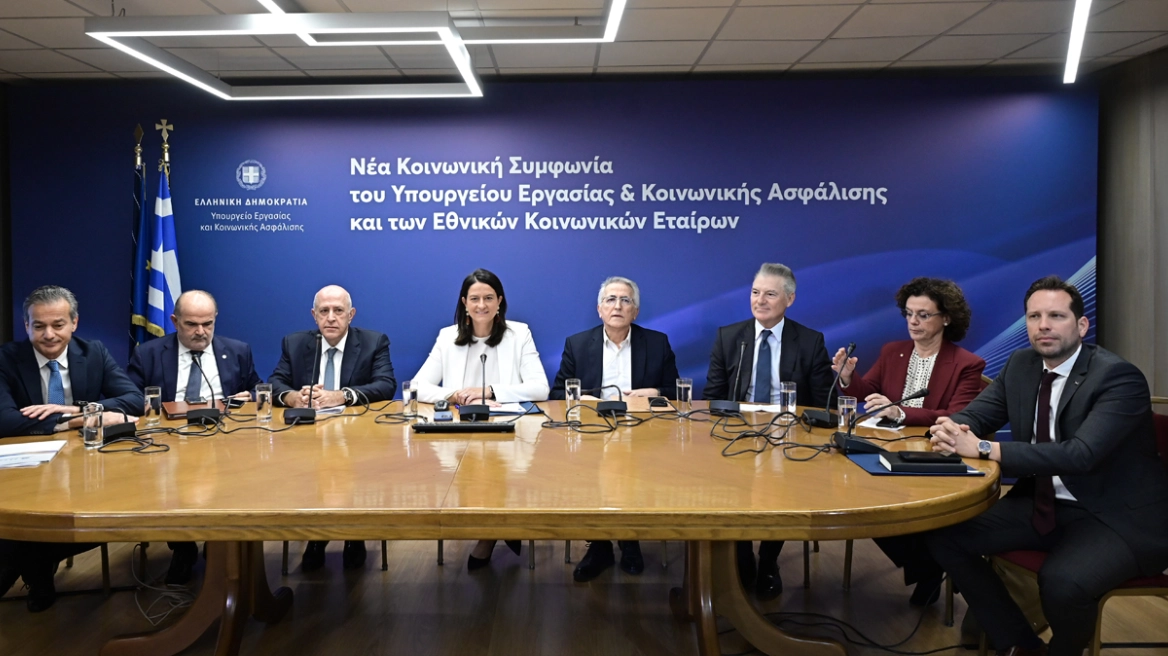 Τι αλλάζει στις συλλογικές συμβάσεις εργασίας, πότε επεκτείνονται - Ανοίγει ο δρόμος για αυξήσεις μισθών, είπε η Κεραμέως