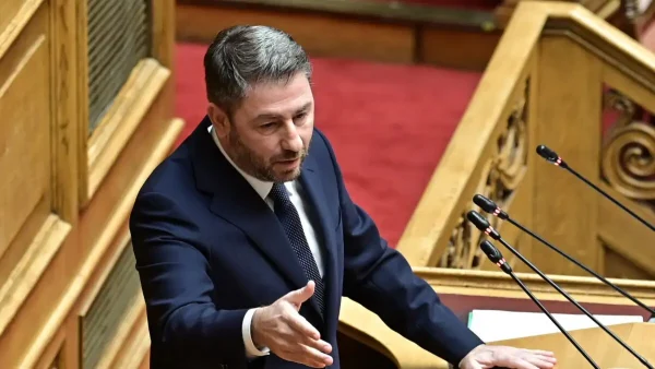 Ανδρουλάκης: «Καλλιεργείτε την τοξικότητα και τον διχασμό όπως γινόταν επί Τσίπρα – Καμμένου» – Νέα συγκάλυψη στον ΟΠΕΚΕΠΕ με τον «Φραπέ»