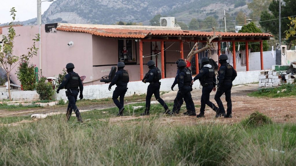 Ξεκίνησε η αστυνόμευση σε καταυλισμούς Ρομά - Μέσα και η Φθιώτιδα