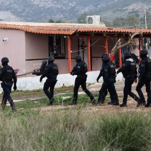 Ξεκίνησε η αστυνόμευση σε καταυλισμούς Ρομά - Μέσα και η Φθιώτιδα