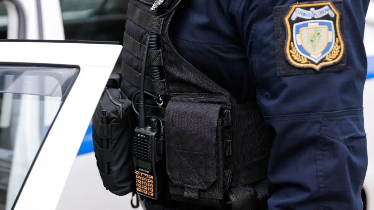 H «χρυσή» ζωή του αστυνομικού που εμπλέκεται σε κύκλωμα ναρκωτικών – Είχε καταθέσεις 600.000 ευρώ