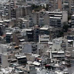 Η επαρχία ερημώνει όταν η Αθήνα «στενάζει» από κόσμο!