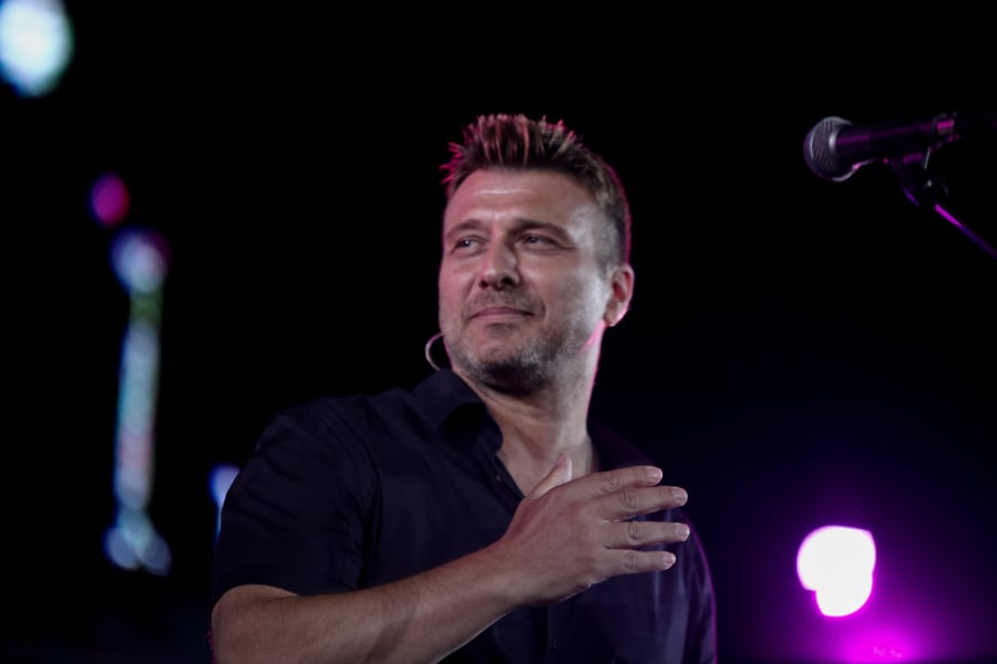 Φυλάκιση 18 μηνών με αναστολή στη 48χρονη stalker του Γιάννη Πλούταρχου – Πίσω από τα κάγκελα αν τον πλησιάσει στα 500 μέτρα