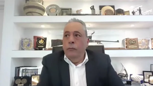 Σεισμός στην Κύπρο: Η στιγμή που ο υπουργός Άμυνας «τραντάχτηκε» από τη δόνηση των 5,3 Ρίχτερ – «Κουνάει ακόμη»