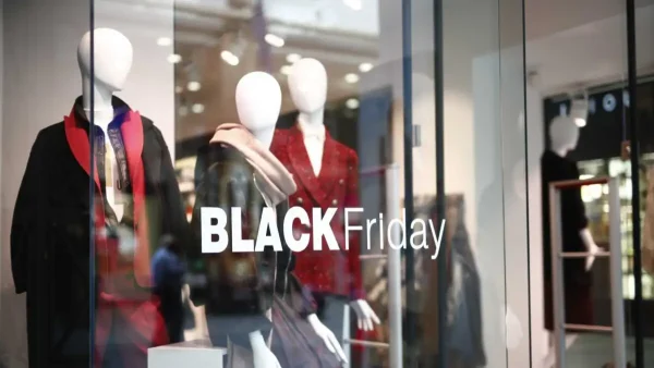 Black Friday 2025: Στροφή από τις αγορές στις υπηρεσίες