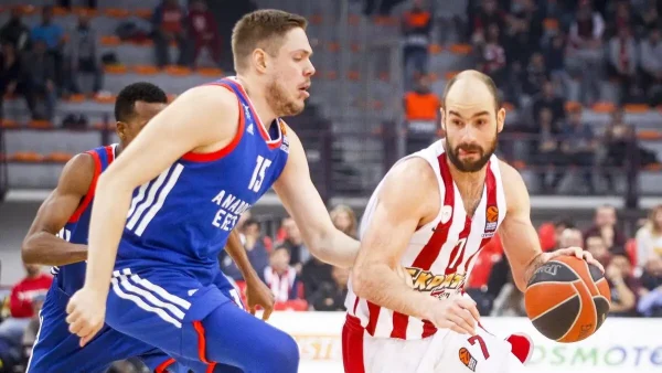 Ο Βλάντιμιρ Στίματς συνελήφθη για πρόκληση επεισοδίου έξω από το Κοινοβούλιο της Σερβίας