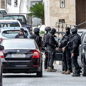 Βορίζια: Παραδόθηκε ο αδερφός της 56χρονης Ευαγγελίας η οποία σκοτώθηκε στο μακελειό