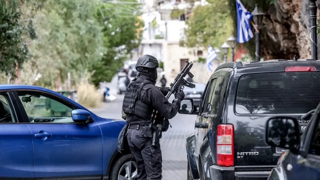 "Κρητικό FBI" φτιάχνει ο Χρυσοχοΐδης - Με 122 αστυνομικούς θέλει να σταματήσει τους "νταήδες" και τις βεντέτες