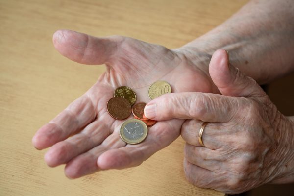 Από τη Δευτέρα η ενίσχυση 250 ευρώ στους χαμηλοσυνταξιούχους: Οι δικαιούχοι και η πλατφόρμα ενημέρωσης του e-ΕΦΚΑ