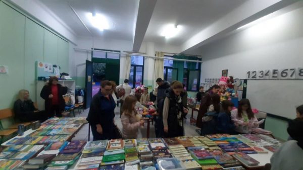 Με μεγάλη επιτυχία το bazaar του 2ου Δημοτικού Σχολείου Λαμίας