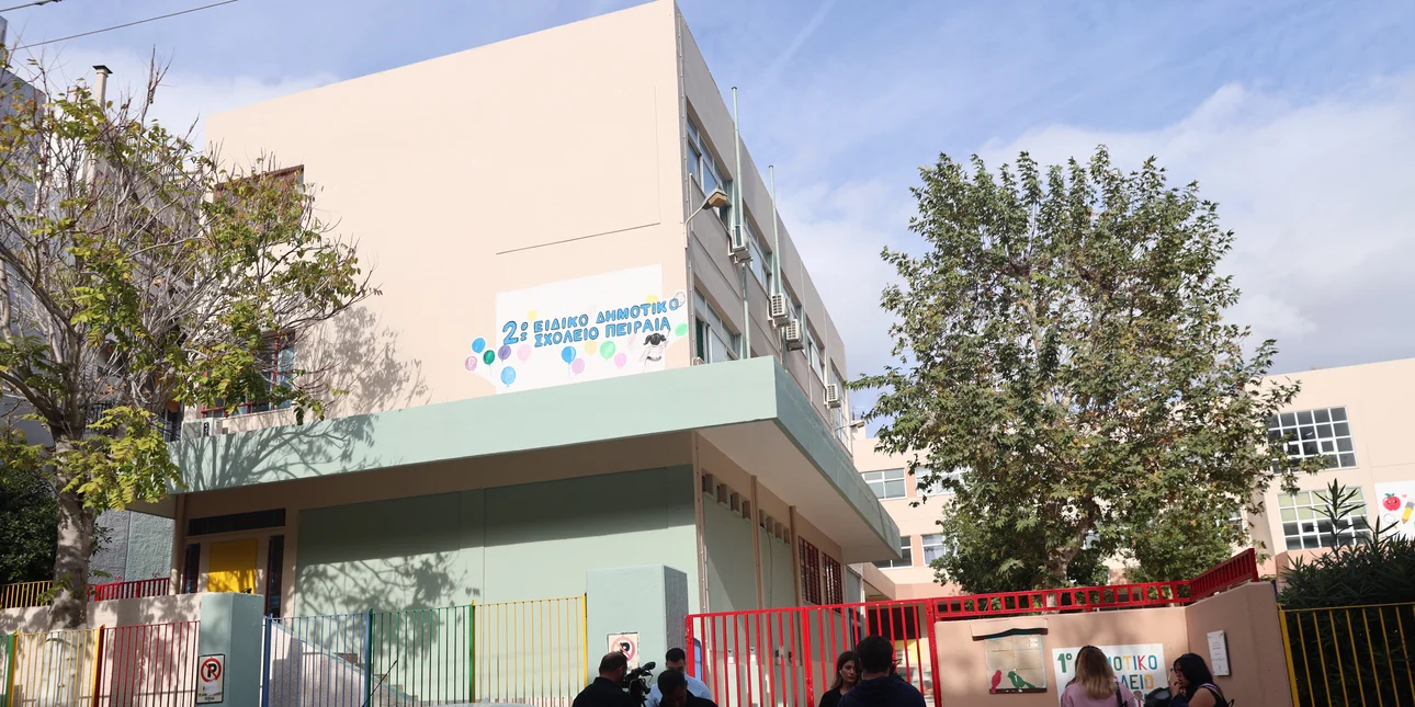 Σοκ με τον θάνατο 13χρονης στον Πειραιά από πνιγμό με φαγητό στο σχολείο -«Τρέμω ολόκληρη», συγκλονίζει μητέρα συμμαθητή