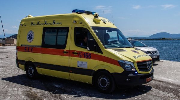 Νεκρή γυναίκα στην παραλία της Ερατεινής - Στην Πάτρα η σορός λόγω του λουκέτου στην Ιατροδικαστική Στερεάς