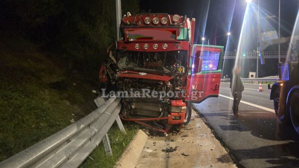 Φθιώτιδα: Εκτροπή νταλίκας, λίγα μέτρα από το τούνελ, τα ξημερώματα στην εθνική οδό - Δείτε εικόνες