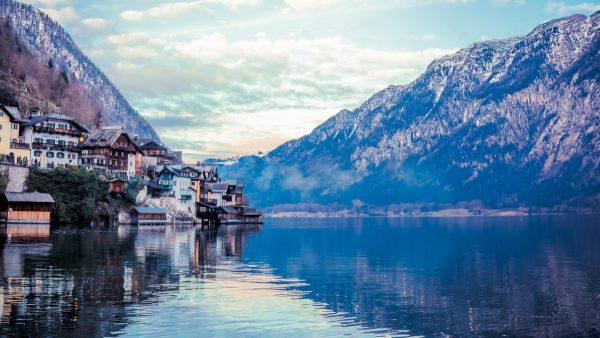 Η Ελβετία αναζητά 85.000 εργαζόμενους: Οι μισθοί παίζουν μεταξύ 3.500 και 6.500 ευρώ σε αυτούς τους τομείς