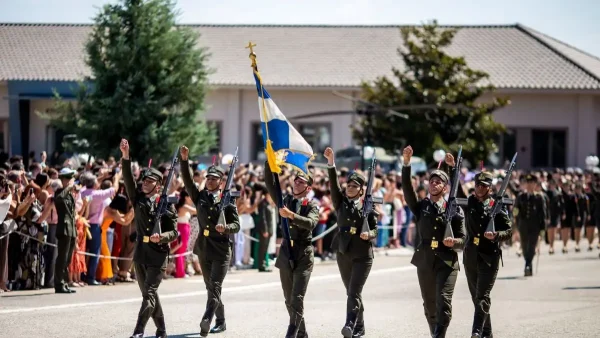 Ένοπλες Δυνάμεις: Αυξάνονται οι μισθοί των υπαξιωματικών, αναβαθμίζεται ο ρόλος τους – Τι προβλέπει το νομοσχέδιο του ΥΠΕΘΑ