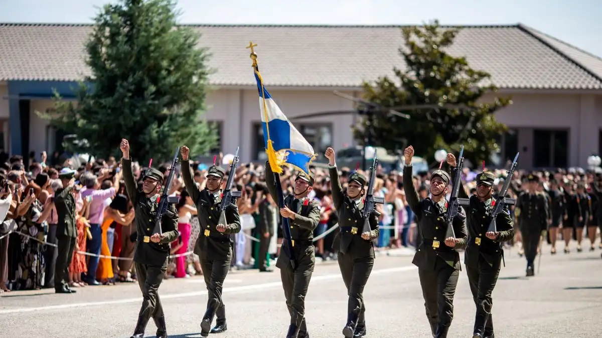 Ένοπλες Δυνάμεις: Αυξάνονται οι μισθοί των υπαξιωματικών, αναβαθμίζεται ο ρόλος τους – Τι προβλέπει το νομοσχέδιο του ΥΠΕΘΑ